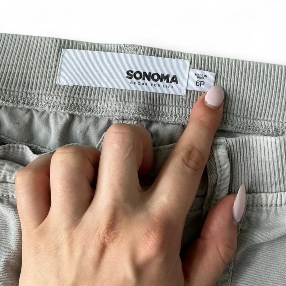 2000s Sonoma Gray Cargo Capri Pants Size 6 Petite - Picture 5 of 6